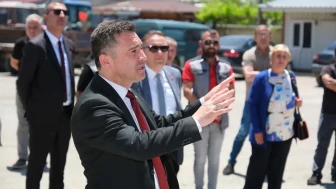 Başkan Dökmeci Personelle Bayramlaştı, İkramiye Müjdesi Verdi