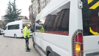 Eskişehir’de okul çevrelerine sıkı denetim: 354 kişi sorgulandı, 5 servis şoförü kusurlu çıktı