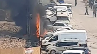 Sebebi araştırılıyor: Eskişehir’de iki otomobil küle döndü