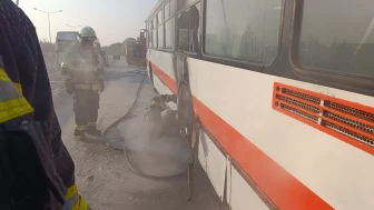 Belediye otobüsü alev aldı 1 yolcu yaralandı