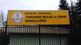 Yunus Emre MTAL'den Görkemli Mezuniyet Gecesi