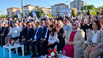 AK Parti Eskişehir Bayramlaşma Programında Albayrak’tan CHP’li Belediyelere Sert Eleştiriler