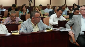 Ahmet Sivri: “Saymakla bitmeyen hizmetlerle şehrimizi geleceğe hazırladık”