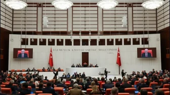 İşçilerin Yasası On Binlerce İmza ile Meclise Taşınıyor