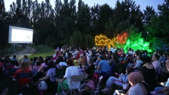 Hayvanat Bahçesinde Gece Macerası: Başkan Ünlüce’den Öğrencilere Karne Hediyesi