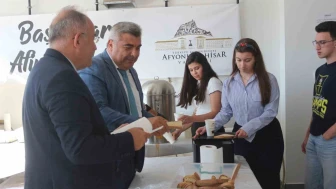 Afyonkarahisar’da YKS öğrencilerine moral etkinliği düzenlendi