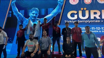 Eskişehir’in Minik Pehlivanları Türkiye Derecesiyle Döndü