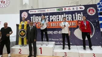 Eskişehirli Doğa Açıkgöz’den Premier Karate Ligi’nde Türkiye üçüncülüğü