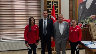 Kaymakam Emrah Aslan, Avrupa ikincisi güreşçiyi makamında ağırladı