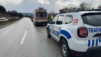 Virajda Direksiyon Hakimiyetini Kaybetti: 2 Kişi Yaralandı