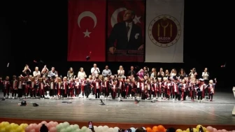 Bilecik’te Miniklerin Mezuniyet Sevinci Gönülleri Isıttı