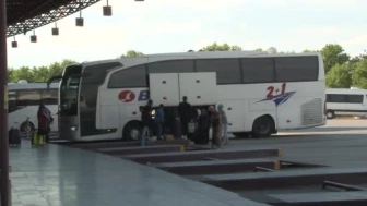 Otogarlarda bayram yoğunluklarına karşı çözüm ek seferlerde bulunuyor