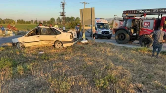Emirdağ’da Kavşakta Can Pazarı: Kazada Otomobil Parçalandı