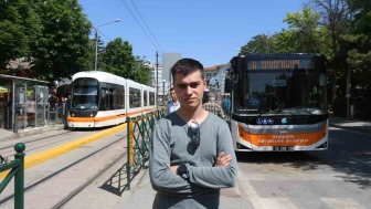 “Eskişehir’de toplu taşımaya olan tutkusu ile dikkat çekiyor”