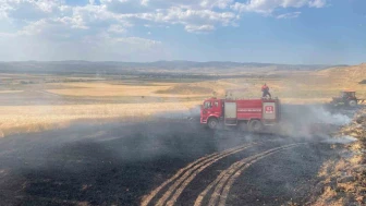Sandıklı’da Hasat Öncesi Korkutan Yangın