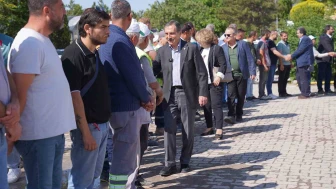 Tepebaşı'nda Başkan Ataç, belediye emekçileriyle bayramlaştı