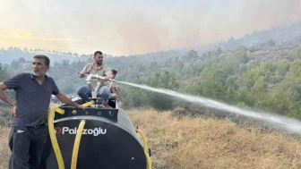 Bilecikli Esnaftan Örnek Dayanışma: Traktörüne Tanker Taktı, Yangınla Savaştı”
