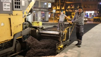 Eskişehir Büyükşehir Belediyesi’nden Gece Mesaisi