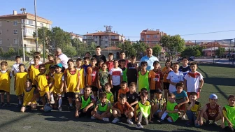 Afyonkarahisar’da Çocuklara Yönelik Futbol Kursu Başladı