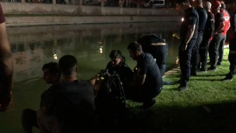Eskişehir'de Porsuk Çayı'na düşen adam hayatını kaybetti .