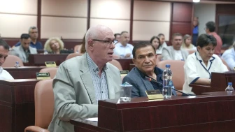 Kazım Kurt’tan Çarpıcı Çıkış: “Bu hırs, bu kin neden? Bu kaostan kim besleniyor?”