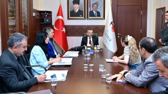 Vali Hüseyin Aksoy, Halk Günü’nde Vatandaşları Dinledi