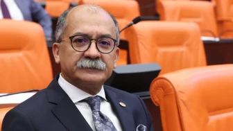 Seçilmiş başkanlara kelepçe vuran sistem, halkın iradesini hedef alıyor!