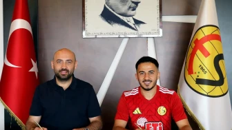 Eskişehirspor, şampiyon oyuncusu Yakup Demirci ile yeni sözleşme imzaladı