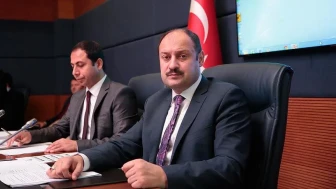 Mehmet Kasım Gülpınar Kimdir? Kökeni, Siyasi Kariyeri ve Naimi Aşireti ile Bağlantısı