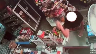 Dondurma iadesini kabul etmedi, pala ile saldırıya uğradı