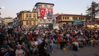 Odunpazarı’nda Yaz Akşamları Sinema Keyfiyle Renklendi