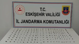 Tarihi eser kaçakçısına suçüstü: Roma dönemine ait 232 parça ele geçirildi