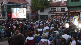 Açık Hava Film Günleri Nostaljik Bir Atmosferle Start Aldı”