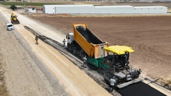 Eskişehir Büyükşehir Belediyesi’nden yol çalışması: Şehir uyurken ekipler sahada