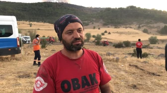 Seyitgazi'deki orman yangınında müdahale ekibi alevler arasında kaldı, kaybolanlar için arama çalışmaları sürüyor
