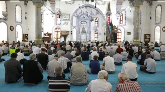 Kütahya’da 15 Temmuz Şehitleri İçin Mevlid Programı Düzenlendi