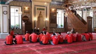 AKUT, Orman Yangınlarında Hayatını Kaybeden Şehitler İçin Mevlit Programı Düzenledi