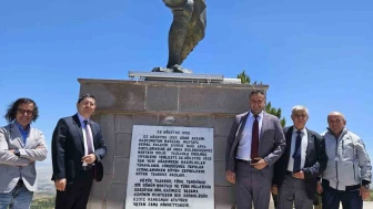 Anadolu Basın Birliği Heyeti Kocatepe’de Şehitleri Andı