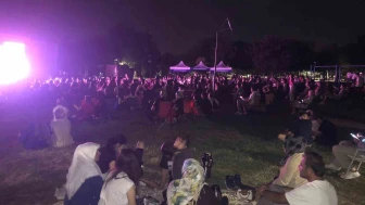 Eskişehirliler Milli Çoşkuyu Dedekorkut Parkı'ndaki Dev Ekrandan İzledi