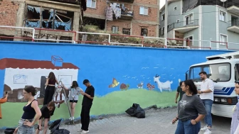 Gökler Beldesi Öğrenci Fırçalarıyla Açık Hava Sanatına Döndü