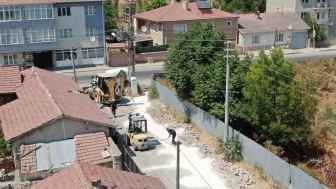 İnönü Belediyesi’nden Oklubalı Mahallesi’nde kilitli parke taşı çalışması