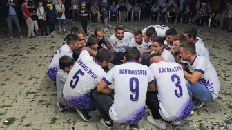 AFYONKARAHİSAR’DA ZAFER KUPASI ŞAMPİYONU KAVAKLI SPOR COŞKUYLA KUTLANDI