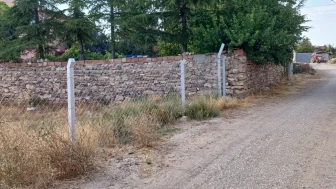 Seyitgazi’de tel çit gerginliği: Vatandaştan belediyeye tepki