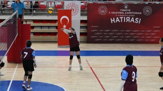 Bakan Yardımcısı Yenigün, Eskişehir’de Voleybol Şampiyonası Açılışına Katıldı