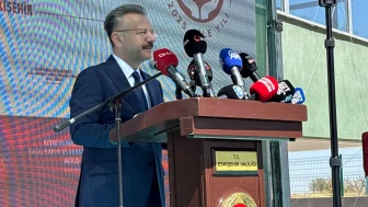 Vali Aksoy: “Yaşlılarına sahip çıkan toplum, geleceğini güvence altına alır”