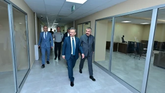 Vali Hüseyin Aksoy’dan Yaşlı Bakım Merkezine Ziyaret