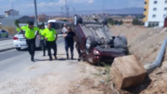 Sultandere yolunda kaza! Araç takla attı