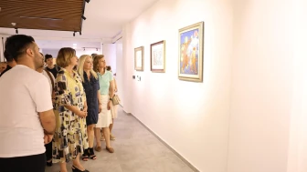 Eskişehir’de “Kesişen İzler” Sergisi Sanat Sokağı’nda Sanatseverlerle Buluştu