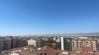 Eskişehir’de Sıcak Hava Devam Ediyor: Hafta Sonu 35 Dereceyi Görecek