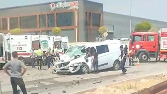 Eskişehir’de Panelvan ile Tır Çarpıştı: 1’i ağır 3 yaralı
